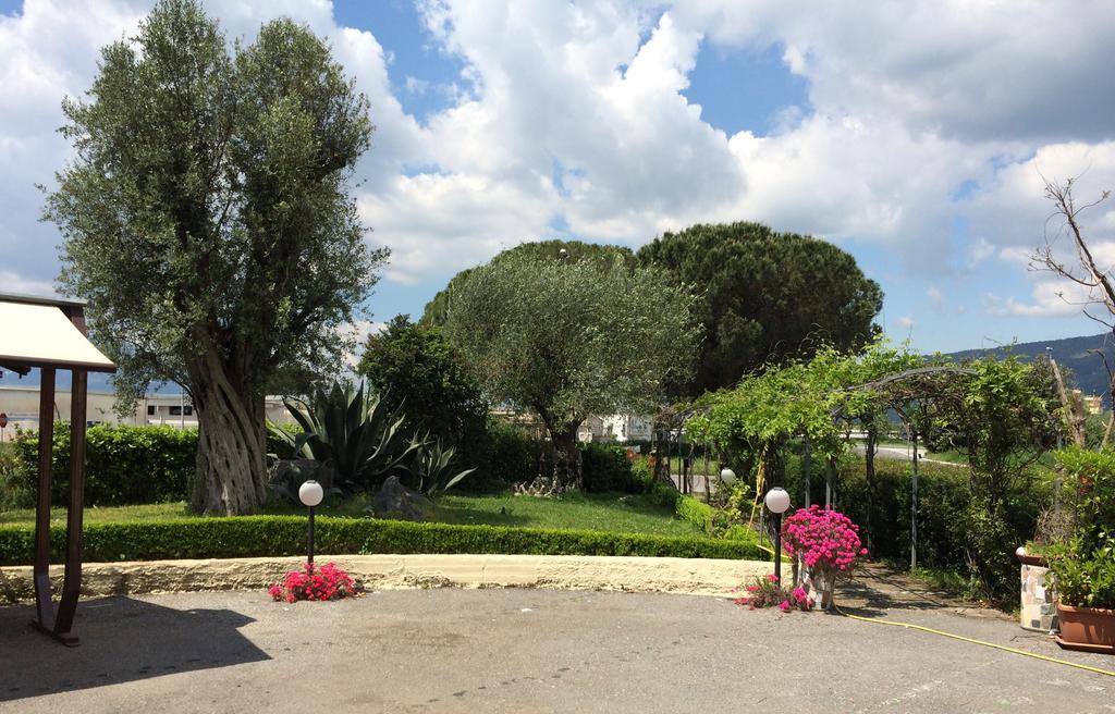 Hotel Il Cavaliere Sarno Bagian luar foto