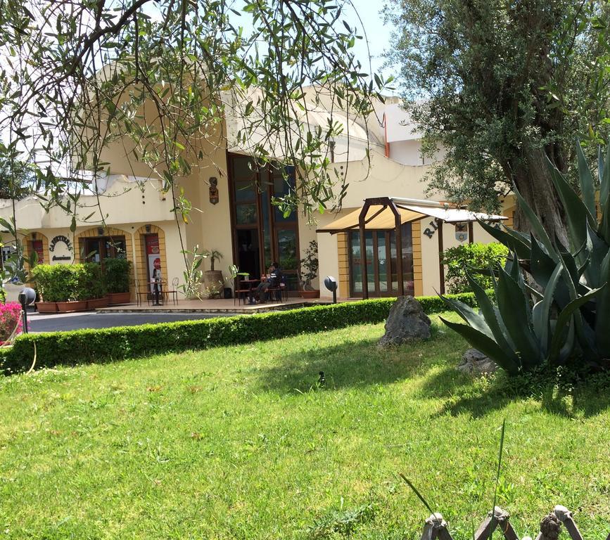 Hotel Il Cavaliere Sarno Bagian luar foto