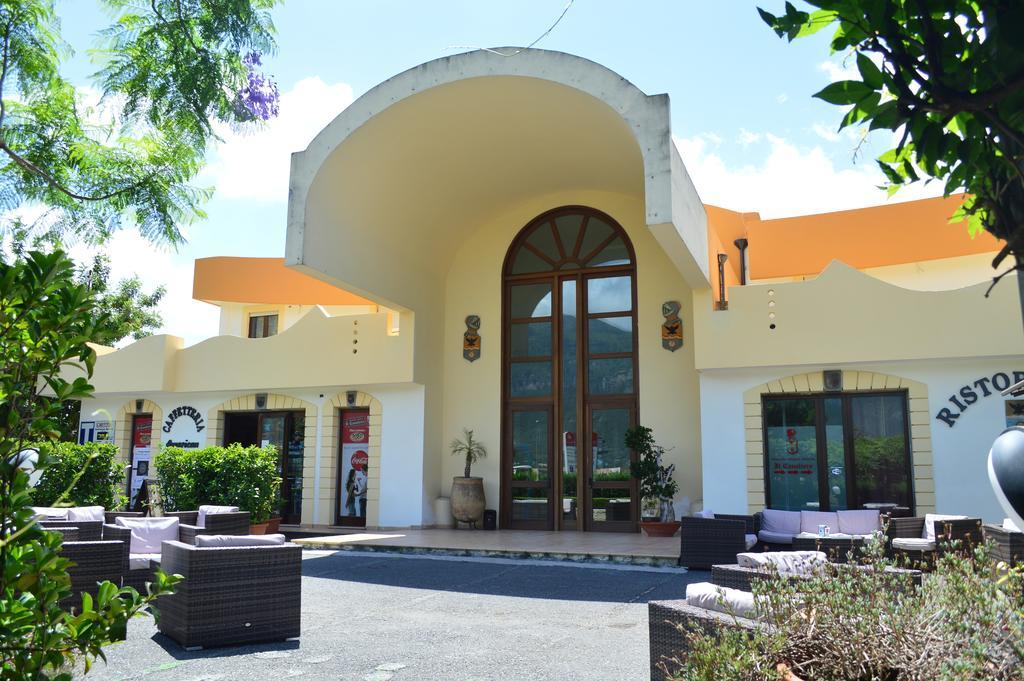 Hotel Il Cavaliere Sarno Bagian luar foto